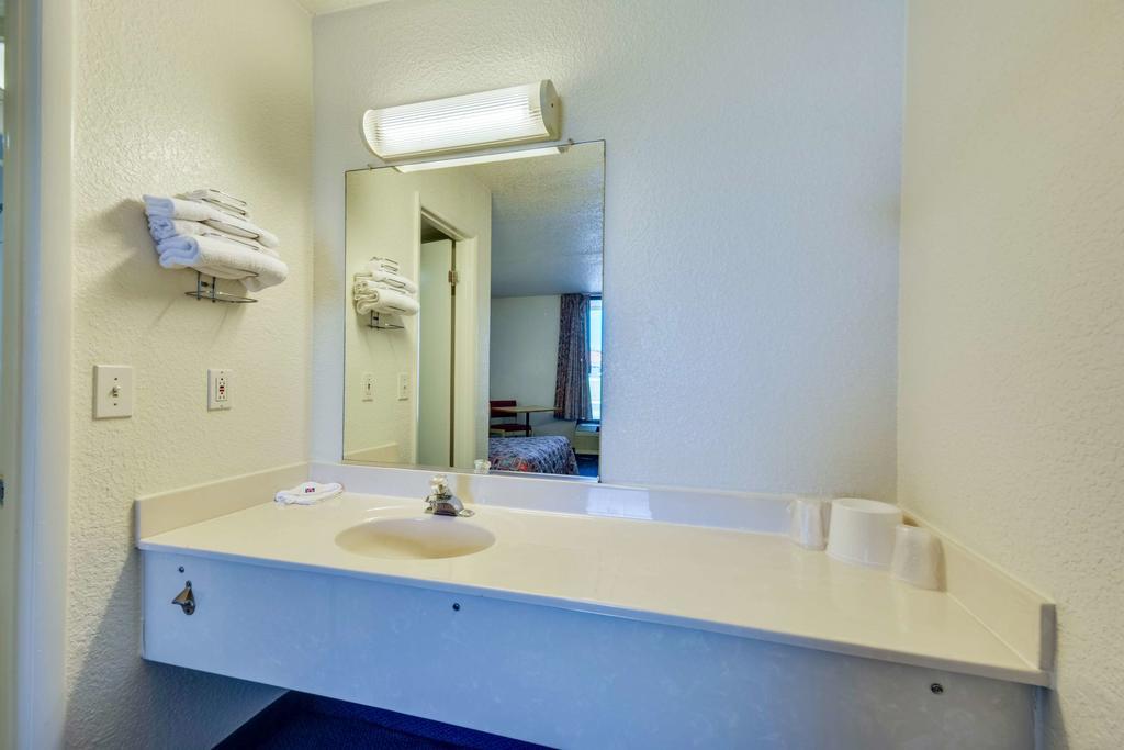 Motel 6 Huntsville - Madison Kültér fotó