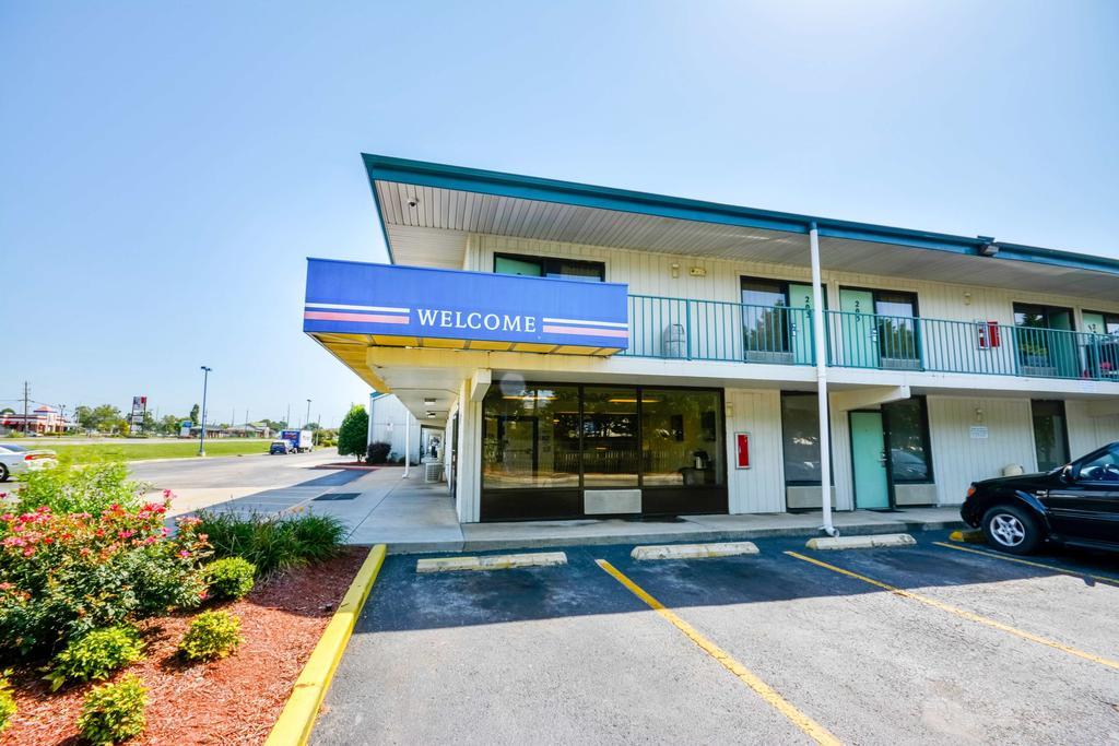 Motel 6 Huntsville - Madison Kültér fotó